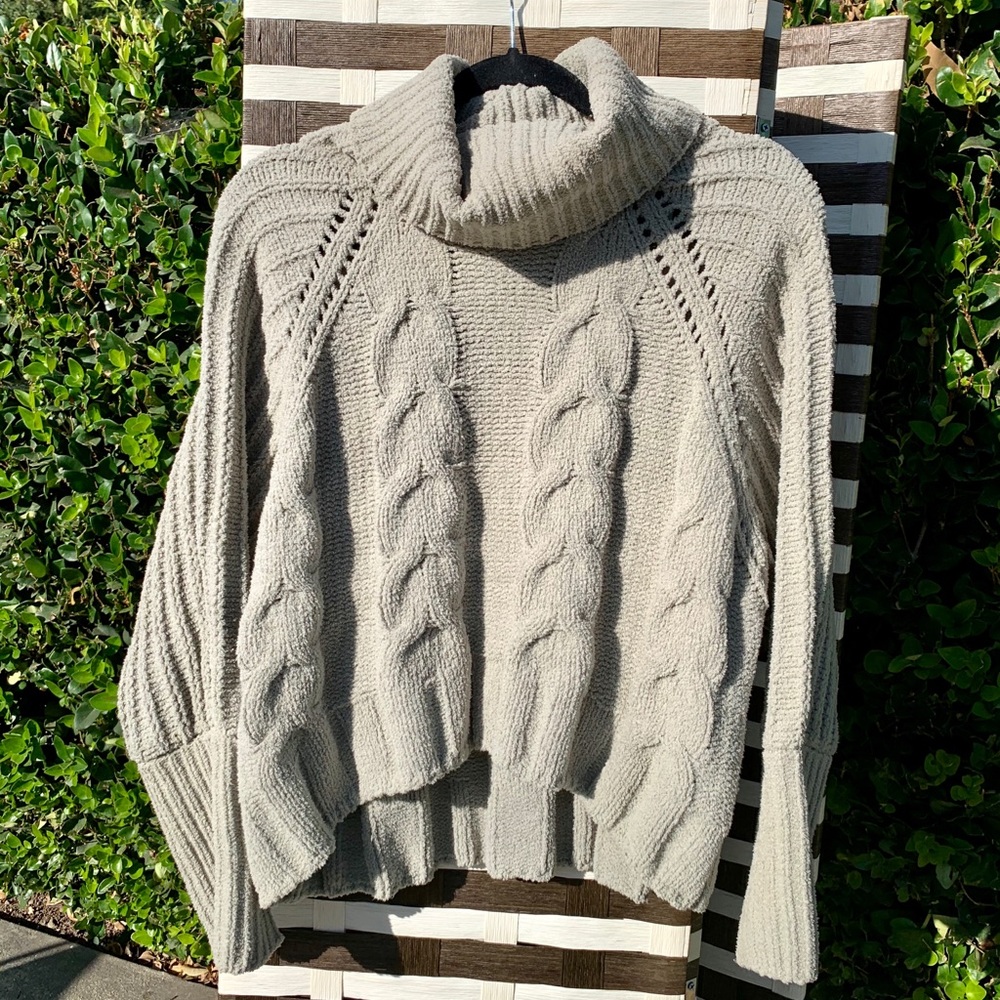 Moon & Madison Turtleneck
